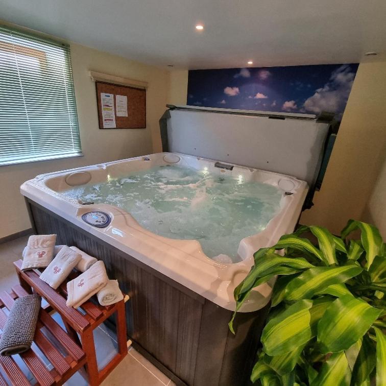 Gite Myrtille 2 A 6 Personnes Avec Spa Et Salle De Jeux Dans La Residence Ventron Exterior foto